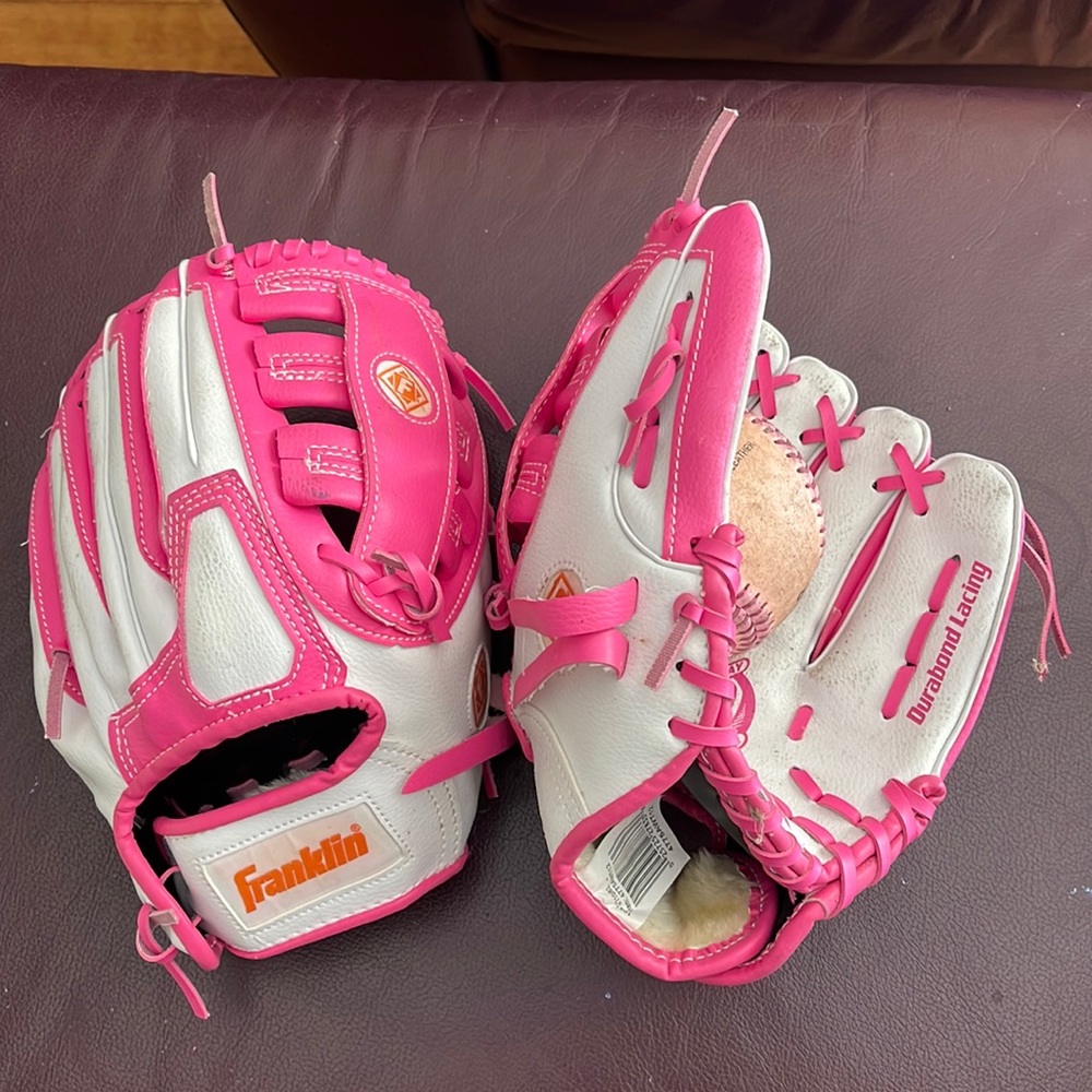 Girl’s soft ball gloves